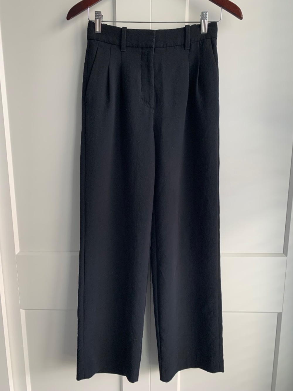 Wilfred Pant The Effortless Crepette  Black Trousers size 0 with inseam 29”